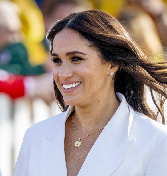 Meghan Markle | &#x39F; &#x3BC;&#x3BF;&#x3BD;&#x3C4;&#x3AD;&#x3C1;&#x3BD;&#x3BF;&#x3C2; &#x3C4;&#x3C1;&#x3CC;&#x3C0;&#x3BF;&#x3C2; &#x3C0;&#x3BF;&#x3C5; &#x3B5;&#x3C0;&#x3AD;&#x3BB;&#x3B5;&#x3BE;&#x3B5; &#x3BD;&#x3B1; &#x3C6;&#x3BF;&#x3C1;&#x3AD;&#x3C3;&#x3B5;&#x3B9; &#x3BC;&#x3AF;&#x3B1; pencil &#x3C6;&#x3BF;&#x3CD;&#x3C3;&#x3C4;&#x3B1;
