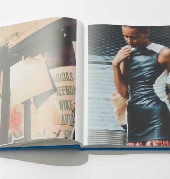 Proenza Schouler | &#x397; S/S 2021 &#x3C3;&#x3C5;&#x3BB;&#x3BB;&#x3BF;&#x3B3;&#x3AE; &#x3C0;&#x3B1;&#x3C1;&#x3BF;&#x3C5;&#x3C3;&#x3B9;&#x3AC;&#x3C3;&#x3C4;&#x3B7;&#x3BA;&#x3B5; &#x3C3;&#x3B5; &#x3AD;&#x3BD;&#x3B1; coffee table book