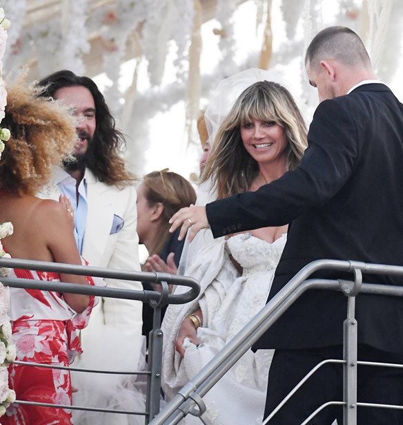 Heidi Klum &amp; Tom Kaulitz: &#x39F; &#x3B5;&#x3BD;&#x3C4;&#x3C5;&#x3C0;&#x3C9;&#x3C3;&#x3B9;&#x3B1;&#x3BA;&#x3CC;&#x3C2; &#x3B3;&#x3AC;&#x3BC;&#x3BF;&#x3C2; &#x3C4;&#x3BF;&#x3C5;&#x3C2; &#x3C3;&#x3C4;&#x3BF; Capri