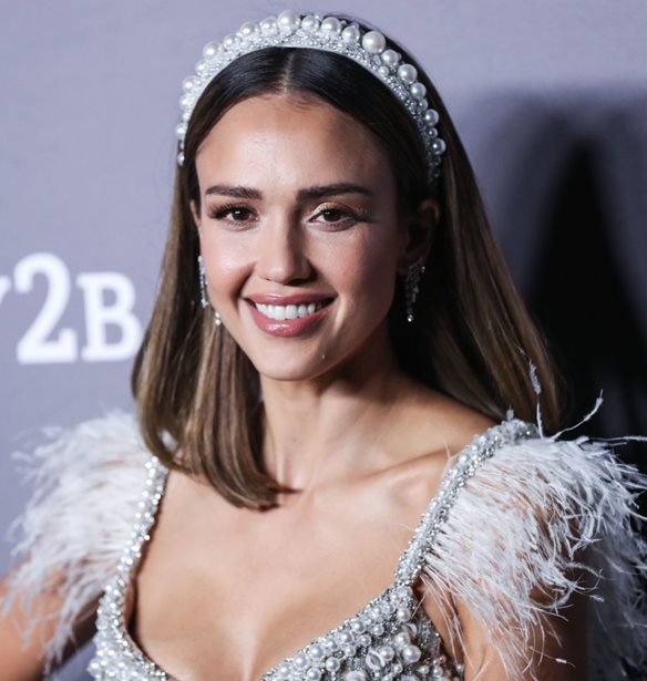 Jessica Alba | &#x394;&#x3B5;&#x3AF;&#x3C7;&#x3BD;&#x3B5;&#x3B9; &#x3C0;&#x3C9;&#x3C2; &#x3B5;&#x3C1;&#x3B3;&#x3AC;&#x3B6;&#x3B5;&#x3C4;&#x3B1;&#x3B9; &#x3B1;&#x3C0;&#x3CC; &#x3C4;&#x3BF; &#x3C3;&#x3C0;&#x3AF;&#x3C4;&#x3B9; &#x3BC;&#x3B5; &#x3C4;&#x3BF;&#x3BD; &#x3B3;&#x3B9;&#x3BF; &#x3C4;&#x3B7;&#x3C2;