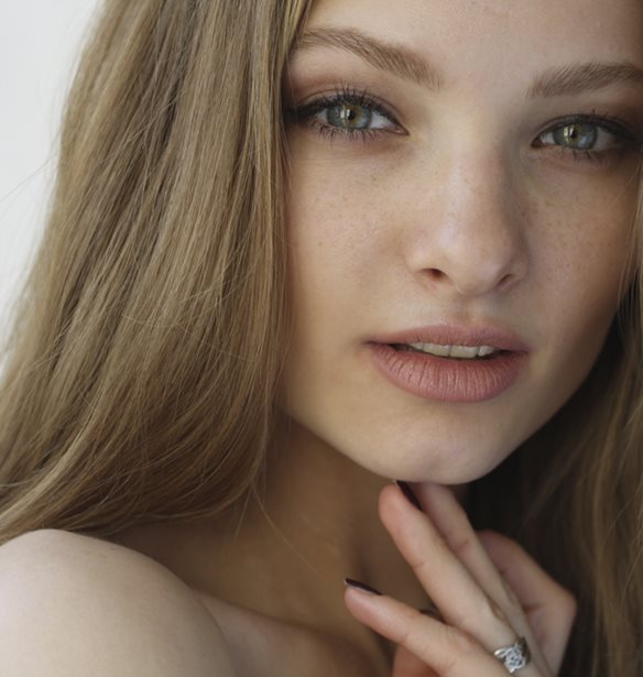 No-Makeup Makeup: &#x3A4;&#x3BF; &#x3C4;&#x3C1;&#x3B9;&#x3BA; &#x3C0;&#x3BF;&#x3C5; &#x3BA;&#x3AC;&#x3BD;&#x3B5;&#x3B9; &#x3C4;&#x3B7;&#x3BD; &#x3C0;&#x3C1;&#x3B1;&#x3B3;&#x3BC;&#x3B1;&#x3C4;&#x3B9;&#x3BA;&#x3AE; &#x3B4;&#x3B9;&#x3B1;&#x3C6;&#x3BF;&#x3C1;&#x3AC;