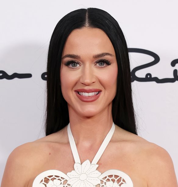 Katy Perry | &#x397; &#x3BC;&#x3B5;&#x3B3;&#x3AC;&#x3BB;&#x3B7; &#x3B5;&#x3C0;&#x3B9;&#x3C3;&#x3C4;&#x3C1;&#x3BF;&#x3C6;&#x3AE;
