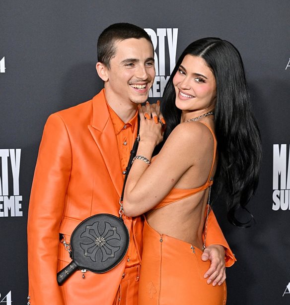 Ο Timothée Chalamet έλαβε μέρος στην ιδιωτική χριστουγεννιάτικη παράδοση της οικογένειας Kardashian-Jenner