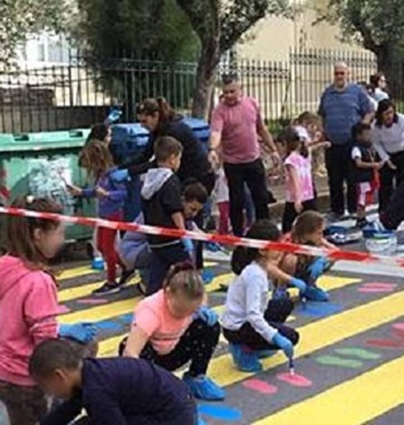 &#x3A3;&#x3C4;&#x3BF;&#x3BD; &#x386;&#x3BB;&#x3B9;&#x3BC;&#x3BF; &#x3BC;&#x3B1;&#x3B8;&#x3B7;&#x3C4;&#x3AD;&#x3C2; &#x3C7;&#x3C1;&#x3C9;&#x3BC;&#x3B1;&#x3C4;&#x3AF;&#x3B6;&#x3BF;&#x3C5;&#x3BD; &#x3C4;&#x3B9;&#x3C2; &#x3B4;&#x3B9;&#x3B1;&#x3B2;&#x3AC;&#x3C3;&#x3B5;&#x3B9;&#x3C2; &#x3B3;&#x3B9;&#x3B1; &#x3BD;&#x3B1; &#x3C4;&#x3C1;&#x3B1;&#x3B2;&#x3AE;&#x3BE;&#x3BF;&#x3C5;&#x3BD; &#x3C4;&#x3B7;&#x3BD; &#x3C0;&#x3C1;&#x3BF;&#x3C3;&#x3BF;&#x3C7;&#x3AE; &#x3C0;&#x3B5;&#x3B6;&#x3CE;&#x3BD; &#x3BA;&#x3B1;&#x3B9; &#x3BF;&#x3B4;&#x3B7;&#x3B3;&#x3CE;&#x3BD;