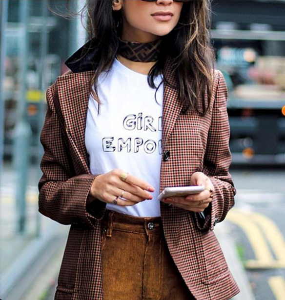 Girl Empower: &#x3A4;&#x3BF; &#x3A4;-shirt &#x3C0;&#x3BF;&#x3C5; &#x3C6;&#x3BF;&#x3C1;&#x3BF;&#x3CD;&#x3BD; &#x3C4;&#x3B1; supermodels &#x3AD;&#x3C7;&#x3B5;&#x3B9; &#x3AD;&#x3BD;&#x3B1; &#x3C3;&#x3B7;&#x3BC;&#x3B1;&#x3BD;&#x3C4;&#x3B9;&#x3BA;&#x3CC; &#x3BC;&#x3AE;&#x3BD;&#x3C5;&#x3BC;&#x3B1;