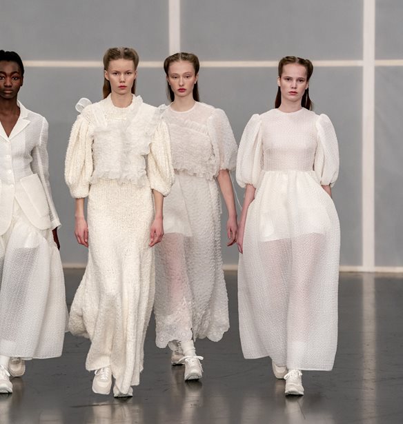 Φθινόπωρο/Χειμώνας 2020: 20 looks που ξεχωρίσαμε από τη συλλογή της Cecilie Bahnsen