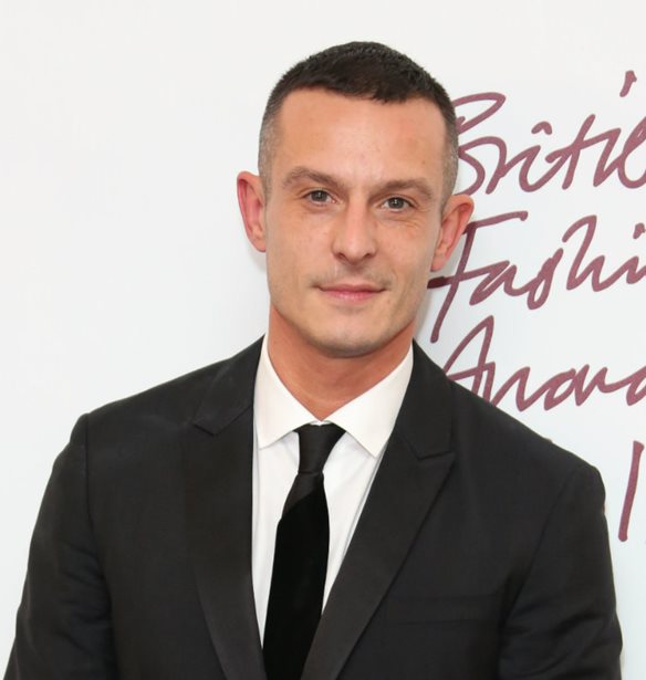 &#x39F; Jonathan Saunders &#x3B1;&#x3C0;&#x3BF;&#x3C7;&#x3C9;&#x3C1;&#x3B5;&#x3AF; &#x3B1;&#x3C0;&#x3CC; &#x3C4;o brand Diane von Furstenberg