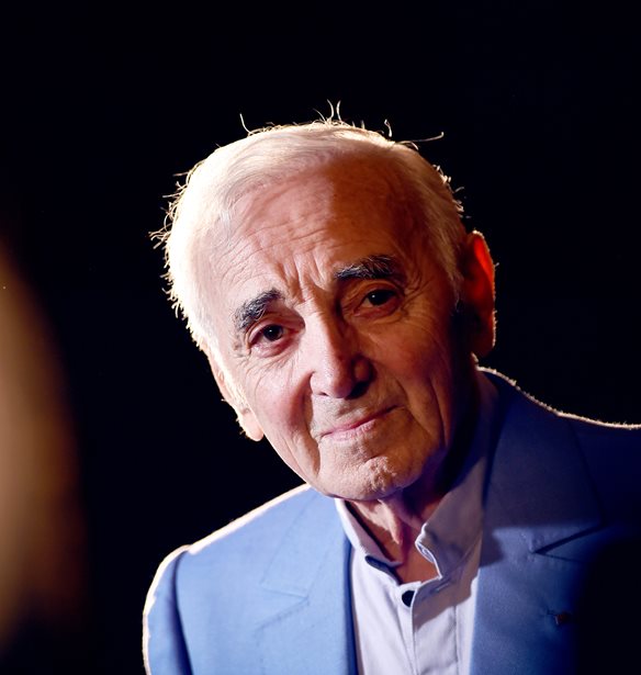 &#x388;&#x3C6;&#x3C5;&#x3B3;&#x3B5; &#x3B1;&#x3C0;&#x3CC; &#x3C4;&#x3B7; &#x3B6;&#x3C9;&#x3AE; &#x3BF; &#x393;&#x3AC;&#x3BB;&#x3BB;&#x3BF;&#x3C2; &#x3C4;&#x3C1;&#x3B1;&#x3B3;&#x3BF;&#x3C5;&#x3B4;&#x3B9;&#x3C3;&#x3C4;&#x3AE;&#x3C2; Charles Aznavour