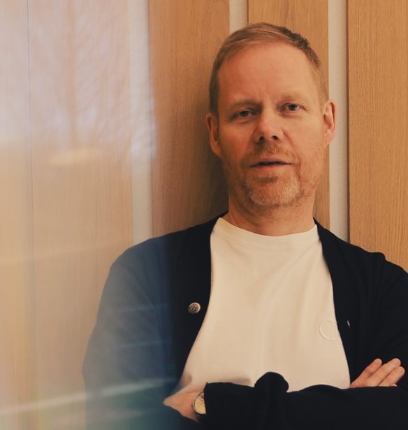 Max Richter | O &#x3B1;&#x3C1;&#x3C7;&#x3B9;&#x3C4;&#x3AD;&#x3BA;&#x3C4;&#x3BF;&#x3BD;&#x3B1;&#x3C2; &#x3C4;&#x3BF;&#x3C5; &#x3BC;&#x3BF;&#x3C5;&#x3C3;&#x3B9;&#x3BA;&#x3BF;&#x3CD; &#x3C3;&#x3C5;&#x3BD;&#x3B1;&#x3B9;&#x3C3;&#x3B8;&#x3AE;&#x3BC;&#x3B1;&#x3C4;&#x3BF;&#x3C2; &#x3C4;&#x3BF;&#x3C5; 21&#x3BF;&#x3C5; &#x3B1;&#x3B9;&#x3CE;&#x3BD;&#x3B1; &#x3AD;&#x3C1;&#x3C7;&#x3B5;&#x3C4;&#x3B1;&#x3B9; &#x3C3;&#x3C4;&#x3BF; &#x397;&#x3C1;&#x3CE;&#x3B4;&#x3B5;&#x3B9;&#x3BF;