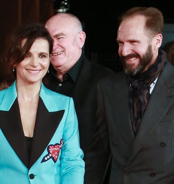 Juliette Binoche - Ralph Fiennes | &#x394;&#x3CD;&#x3BF; &#x3BC;&#x3CD;&#x3B8;&#x3BF;&#x3B9; &#x3C4;&#x3BF;&#x3C5; &#x3C0;&#x3B1;&#x3B3;&#x3BA;&#x3CC;&#x3C3;&#x3BC;&#x3B9;&#x3BF;&#x3C5; &#x3C3;&#x3B9;&#x3BD;&#x3B5;&#x3BC;&#x3AC; &#x3AD;&#x3C1;&#x3C7;&#x3BF;&#x3BD;&#x3C4;&#x3B1;&#x3B9; &#x3C3;&#x3C4;&#x3BF; 65&#x3BF; &#x3A6;&#x39A;&#x398;