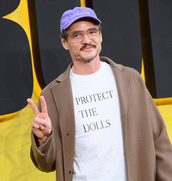 Pedro Pascal | &#x3A4;&#x3BF; &#x3BC;&#x3AE;&#x3BD;&#x3C5;&#x3BC;&#x3B1; &#x3C0;&#x3AF;&#x3C3;&#x3C9; &#x3B1;&#x3C0;&#x3CC; &#x3C4;&#x3BF; T-shirt &#x3C0;&#x3BF;&#x3C5; &#x3B5;&#x3C0;&#x3AD;&#x3BB;&#x3B5;&#x3BE;&#x3B5; &#x3C3;&#x3C4;&#x3B7;&#x3BD; &#x3C4;&#x3B5;&#x3BB;&#x3B5;&#x3C5;&#x3C4;&#x3B1;&#x3AF;&#x3B1; &#x3C4;&#x3BF;&#x3C5; &#x3B4;&#x3B7;&#x3BC;&#x3CC;&#x3C3;&#x3B9;&#x3B1; &#x3B5;&#x3BC;&#x3C6;&#x3AC;&#x3BD;&#x3B9;&#x3C3;&#x3B7;