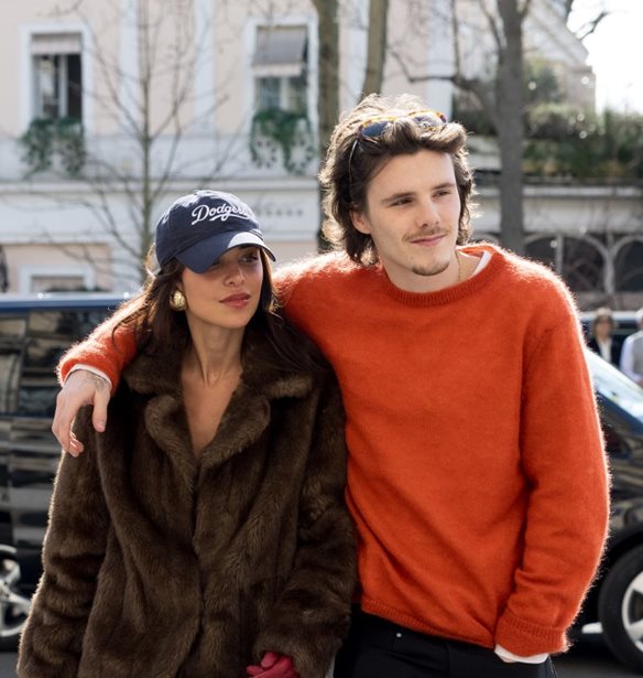 Cruz Beckham &amp; Jackie Apostel | &#x393;&#x3B9;&#x3B1;&#x3C4;&#x3AF; &#x3B7; &#x3C3;&#x3C7;&#x3AD;&#x3C3;&#x3B7; &#x3C4;&#x3BF;&#x3C5;&#x3C2; &#x3AD;&#x3C7;&#x3B5;&#x3B9; &#x3C0;&#x3C1;&#x3BF;&#x3BA;&#x3B1;&#x3BB;&#x3AD;&#x3C3;&#x3B5;&#x3B9; &#x3BA;&#x3CD;&#x3BC;&#x3B1; &#x3BA;&#x3C1;&#x3B9;&#x3C4;&#x3B9;&#x3BA;&#x3AE;&#x3C2; &#x3C3;&#x3C4;&#x3B1; social media