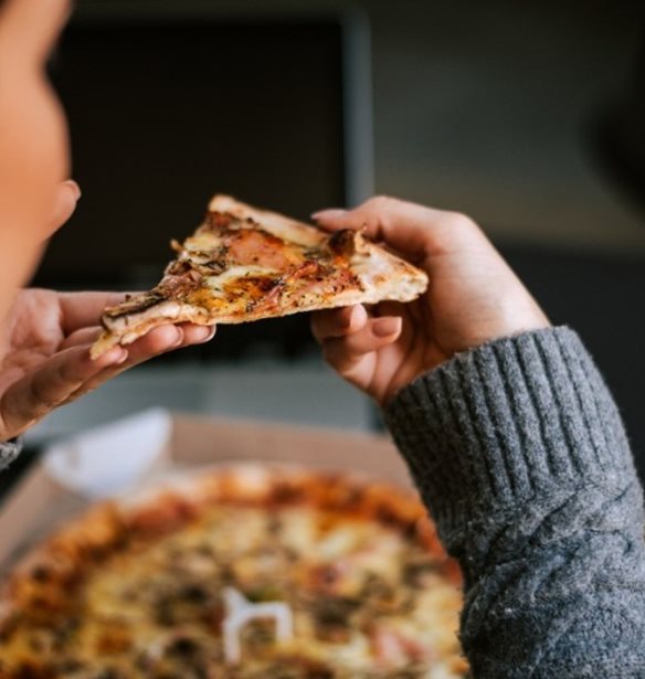 Τι να κάνω αν έχω φάει πολύ junk food; Υπάρχουν τροφές αντίδοτο;