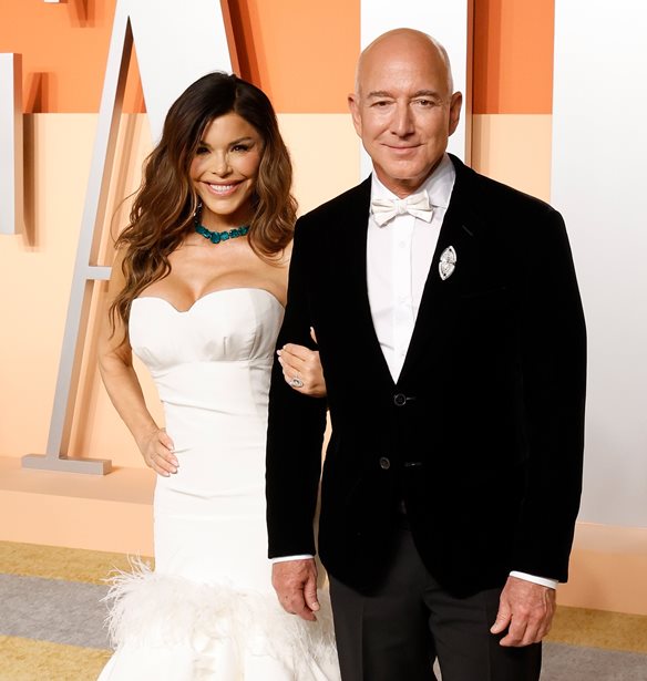&#x39F; Jeff Bezos &#x3BA;&#x3B1;&#x3B9; &#x3B7; Lauren Sanchez &#x3BD;&#x3BF;&#x3B9;&#x3BA;&#x3B9;&#x3AC;&#x3B6;&#x3BF;&#x3C5;&#x3BD; &#x3BF;&#x3BB;&#x3CC;&#x3BA;&#x3BB;&#x3B7;&#x3C1;&#x3BF; &#x3BD;&#x3B7;&#x3C3;&#x3AF; &#x3C3;&#x3C4;&#x3B7;&#x3BD; &#x399;&#x3C4;&#x3B1;&#x3BB;&#x3AF;&#x3B1; &#x3B3;&#x3B9;&#x3B1; &#x3C4;&#x3BF;&#x3BD; &#x3B3;&#x3AC;&#x3BC;&#x3BF; &#x3C4;&#x3BF;&#x3C5;&#x3C2; | &#x3A0;&#x3BF;&#x3CD; &#x3B8;&#x3B1; &#x3B3;&#x3AF;&#x3BD;&#x3B5;&#x3B9; &#x3C4;&#x3BF; &#x3BC;&#x3C5;&#x3C3;&#x3C4;&#x3AE;&#x3C1;&#x3B9;&#x3BF;