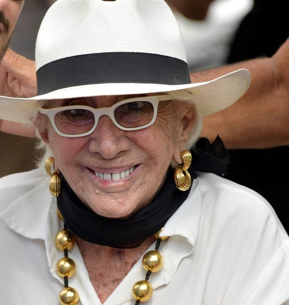 Lina Wertm&#xFC;ller | &#x3A0;&#x3AD;&#x3B8;&#x3B1;&#x3BD;&#x3B5; &#x3B7; &#x3C0;&#x3C1;&#x3CE;&#x3C4;&#x3B7; &#x3B3;&#x3C5;&#x3BD;&#x3B1;&#x3AF;&#x3BA;&#x3B1; &#x3C0;&#x3BF;&#x3C5; &#x3B5;&#x3AF;&#x3C7;&#x3B5; &#x3C0;&#x3AC;&#x3C1;&#x3B5;&#x3B9; &#x3C5;&#x3C0;&#x3BF;&#x3C8;&#x3B7;&#x3C6;&#x3B9;&#x3CC;&#x3C4;&#x3B7;&#x3C4;&#x3B1; &#x3B3;&#x3B9;&#x3B1; &#x38C;&#x3C3;&#x3BA;&#x3B1;&#x3C1; &#x3C3;&#x3BA;&#x3B7;&#x3BD;&#x3BF;&#x3B8;&#x3B5;&#x3C3;&#x3AF;&#x3B1;&#x3C2;