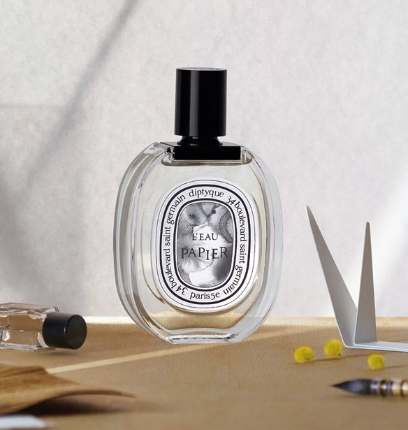 L&#x2019;Eau Papier | &#x3A4;&#x3BF; &#x3AC;&#x3C1;&#x3C9;&#x3BC;&#x3B1; &#x3C0;&#x3BF;&#x3C5; &#x3B5;&#x3BE;&#x3B5;&#x3BB;&#x3AF;&#x3C3;&#x3C3;&#x3B5;&#x3C4;&#x3B1;&#x3B9; &#x3B4;&#x3B9;&#x3B1;&#x3C6;&#x3BF;&#x3C1;&#x3B5;&#x3C4;&#x3B9;&#x3BA;&#x3AC; &#x3C3;&#x3B5; &#x3BA;&#x3AC;&#x3B8;&#x3B5; &#x3AC;&#x3C4;&#x3BF;&#x3BC;&#x3BF; &#x3C0;&#x3BF;&#x3C5; &#x3C4;&#x3BF; &#x3C6;&#x3BF;&#x3C1;&#x3AC;