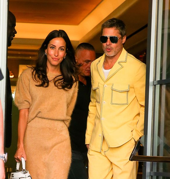 &quot;&#x395;&#x3AF;&#x3BD;&#x3B1;&#x3B9; &#x3AD;&#x3C4;&#x3BF;&#x3B9;&#x3BC;&#x3BF;&#x3C2; &#x3BD;&#x3B1; &#x3B3;&#x3AF;&#x3BD;&#x3B5;&#x3B9; &#x3BE;&#x3B1;&#x3BD;&#x3AC; &#x3BC;&#x3C0;&#x3B1;&#x3BC;&#x3C0;&#x3AC;&#x3C2;&quot; | &#x39F; Brad Pitt &#x3B2;&#x3BB;&#x3AD;&#x3C0;&#x3B5;&#x3B9; &#x3C3;&#x3BF;&#x3B2;&#x3B1;&#x3C1;&#x3AC; &#x3C4;&#x3B7; &#x3C3;&#x3C7;&#x3AD;&#x3C3;&#x3B7; &#x3C4;&#x3BF;&#x3C5; &#x3BC;&#x3B5; &#x3C4;&#x3B7;&#x3BD; Ines de Ramon