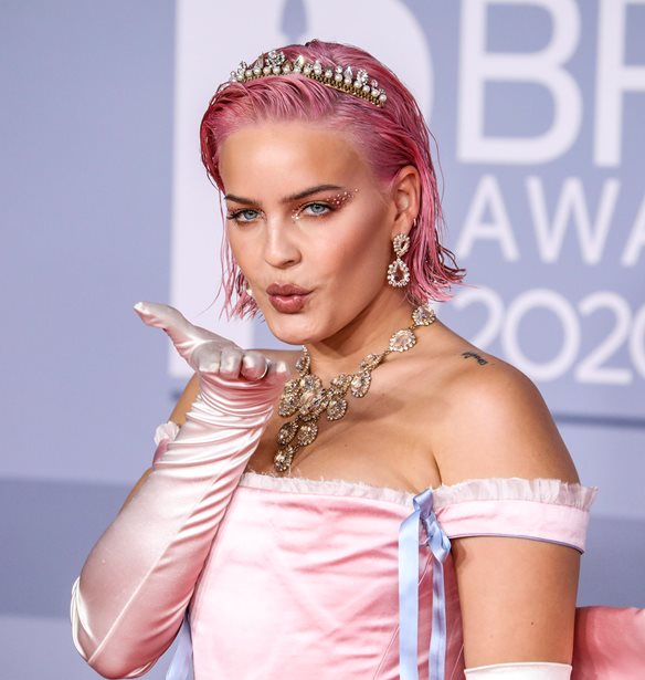 Brit Awards 2021 | &#x39F;&#x3B9; &#x3BD;&#x3B9;&#x3BA;&#x3B7;&#x3C4;&#x3AD;&#x3C2; &#x3BA;&#x3B1;&#x3B9; &#x3C4;&#x3B1; highlights &#x3C4;&#x3B7;&#x3C2; &#x3B2;&#x3C1;&#x3B1;&#x3B4;&#x3B9;&#x3AC;&#x3C2;