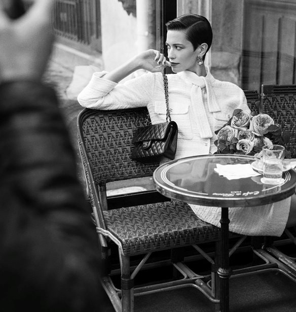 Chanel | &#x394;&#x3B5;&#x3C2; &#x3C4;&#x3B7; &#x3BD;&#x3AD;&#x3B1; &#x3BA;&#x3B1;&#x3BC;&#x3C0;&#x3AC;&#x3BD;&#x3B9;&#x3B1; &#x3B3;&#x3B9;&#x3B1; &#x3C4;&#x3B7;&#x3BD; &#x3C0;&#x3B9;&#x3BF; iconic &#x3B1;&#x3C0;&#x3CC; &#x3C4;&#x3B9;&#x3C2; &#x3C4;&#x3C3;&#x3AC;&#x3BD;&#x3C4;&#x3B5;&#x3C2; &#x3C4;&#x3B7;&#x3C2;