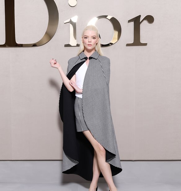 Dior SS2026 | &#x3A4;&#x3B1; celebrity beauty looks &#x3C0;&#x3BF;&#x3C5; &#x3BE;&#x3B5;&#x3C7;&#x3CE;&#x3C1;&#x3B9;&#x3C3;&#x3B1;&#x3BD; &#x3C3;&#x3C4;&#x3BF; &#x3C0;&#x3BF;&#x3BB;&#x3C5;&#x3B1;&#x3BD;&#x3B1;&#x3BC;&#x3B5;&#x3BD;&#x3CC;&#x3BC;&#x3B5;&#x3BD;&#x3BF; &#x3C0;&#x3C1;&#x3CE;&#x3C4;&#x3BF; &#x3B3;&#x3C5;&#x3BD;&#x3B1;&#x3B9;&#x3BA;&#x3B5;&#x3AF;&#x3BF; show &#x3C4;&#x3BF;&#x3C5; Jonathan Anderson