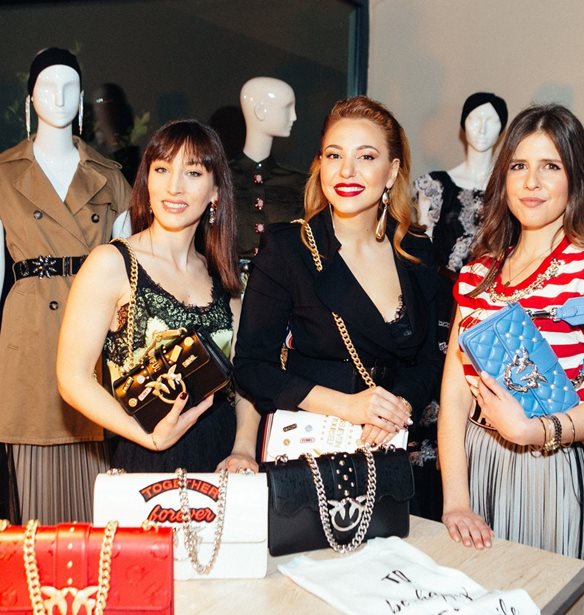 Beauty Stars by Madame Figaro: &#x39F;&#x3B9; &#x3C0;&#x3B9;&#x3BF; stylish &#x3B5;&#x3BC;&#x3C6;&#x3B1;&#x3BD;&#x3AF;&#x3C3;&#x3B5;&#x3B9;&#x3C2; &#x3C4;&#x3B7;&#x3C2; &#x3B2;&#x3C1;&#x3B1;&#x3B4;&#x3B9;&#x3AC;&#x3C2; &#x3B5;&#x3AF;&#x3C7;&#x3B1;&#x3BD; &#x3C4;&#x3B7;&#x3BD; &#x3C5;&#x3C0;&#x3BF;&#x3B3;&#x3C1;&#x3B1;&#x3C6;&#x3AE; &#x3C4;&#x3B7;&#x3C2; PINKO