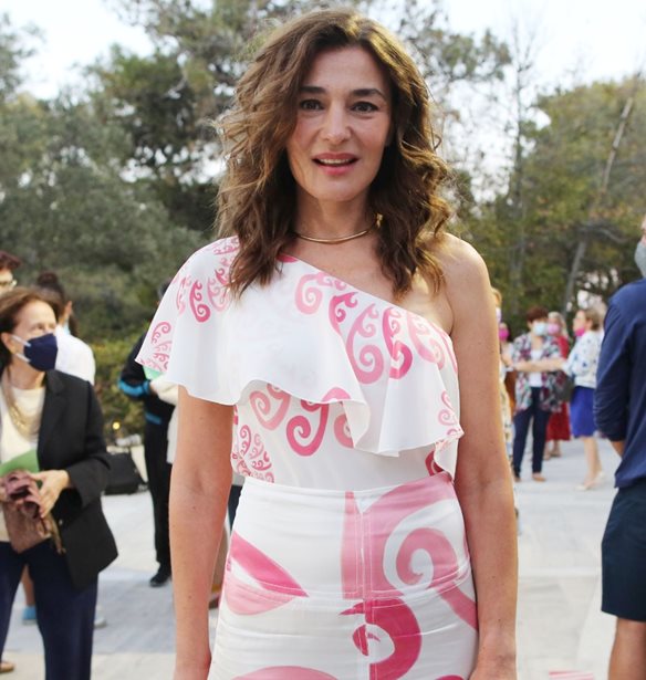 &#x39C;&#x3B1;&#x3C1;&#x3AF;&#x3B1; &#x39D;&#x3B1;&#x3C5;&#x3C0;&#x3BB;&#x3B9;&#x3CE;&#x3C4;&#x3BF;&#x3C5; | &#x397; &#x3BA;&#x3BF;&#x3BC;&#x3C8;&#x3AE; &#x3BA;&#x3B1;&#x3BB;&#x3BF;&#x3BA;&#x3B1;&#x3B9;&#x3C1;&#x3B9;&#x3BD;&#x3AE; &#x3C4;&#x3B7;&#x3C2; &#x3B5;&#x3BC;&#x3C6;&#x3AC;&#x3BD;&#x3B9;&#x3C3;&#x3B7; &#x3C3;&#x3C4;&#x3BF; &#x3B8;&#x3AD;&#x3B1;&#x3C4;&#x3C1;&#x3BF; &#x3BC;&#x3B5; &#x3B4;&#x3B7;&#x3BC;&#x3B9;&#x3BF;&#x3C5;&#x3C1;&#x3B3;&#x3AF;&#x3B1; &#x395;&#x3BB;&#x3BB;&#x3B7;&#x3BD;&#x3AF;&#x3B4;&#x3B1;&#x3C2; &#x3C3;&#x3C7;&#x3B5;&#x3B4;&#x3B9;&#x3AC;&#x3C3;&#x3C4;&#x3C1;&#x3B9;&#x3B1;&#x3C2;