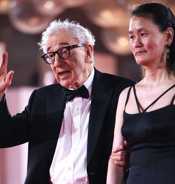 Woody Allen | &#x397; &#x3B5;&#x3BC;&#x3C6;&#x3AC;&#x3BD;&#x3B9;&#x3C3;&#x3B7; &#x3BC;&#x3B5; &#x3C4;&#x3B7; &#x3C3;&#x3CD;&#x3B6;&#x3C5;&#x3B3;&#x3BF;, Soon-Yi Previn, &#x3BA;&#x3B1;&#x3B9; &#x3C4;&#x3B9;&#x3C2; &#x3BA;&#x3CC;&#x3C1;&#x3B5;&#x3C2; &#x3C4;&#x3BF;&#x3C5; &#x3C3;&#x3C4;&#x3B7; &#x392;&#x3B5;&#x3BD;&#x3B5;&#x3C4;&#x3AF;&#x3B1;