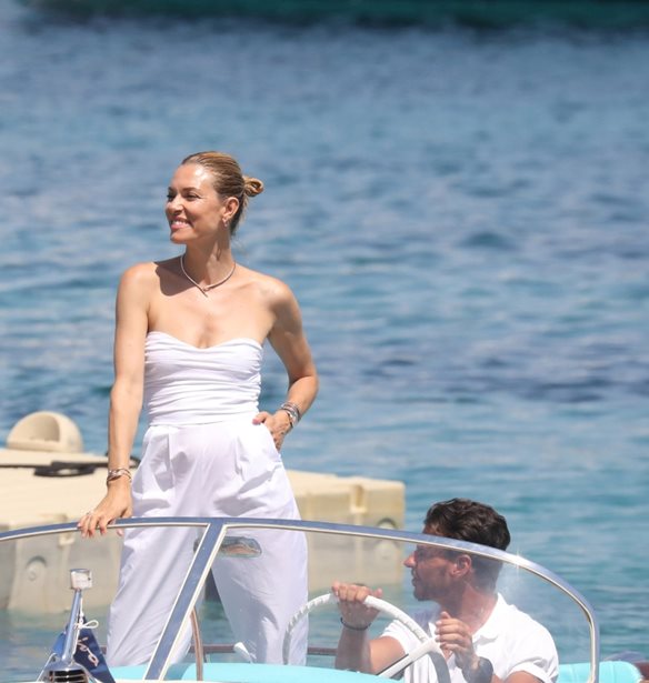 Βίκυ Καγιά | Τα μαγιό που επέλεξε φέτος είναι τα πιο hot του καλοκαιριού