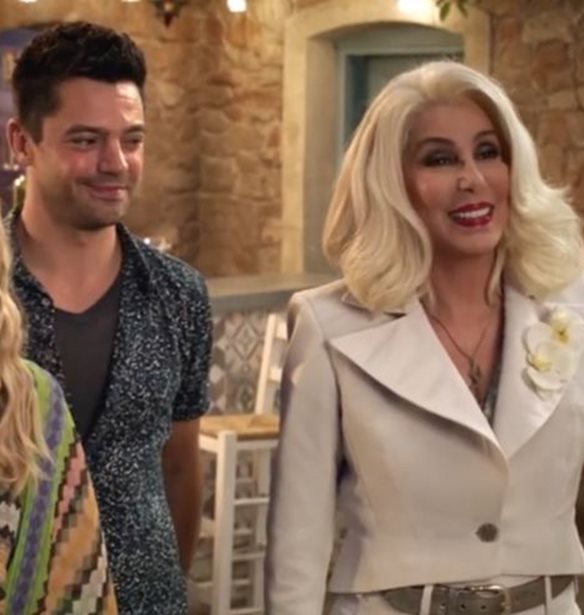 Mamma Mia! Here we go again: &#x3A4;&#x3BF; &#x3B5;&#x3BE;&#x3C9;&#x3C4;&#x3B9;&#x3BA;&#x3CC; &#x3BD;&#x3B7;&#x3C3;&#x3AF; &#x3CC;&#x3C0;&#x3BF;&#x3C5; &#x3C0;&#x3C1;&#x3B1;&#x3B3;&#x3BC;&#x3B1;&#x3C4;&#x3BF;&#x3C0;&#x3BF;&#x3B9;&#x3AE;&#x3B8;&#x3B7;&#x3BA;&#x3B1;&#x3BD; &#x3C4;&#x3B1; &#x3B3;&#x3C5;&#x3C1;&#x3AF;&#x3C3;&#x3BC;&#x3B1;&#x3C4;&#x3B1; &#x3C4;&#x3B7;&#x3C2; &#x3C4;&#x3B1;&#x3B9;&#x3BD;&#x3AF;&#x3B1;&#x3C2;