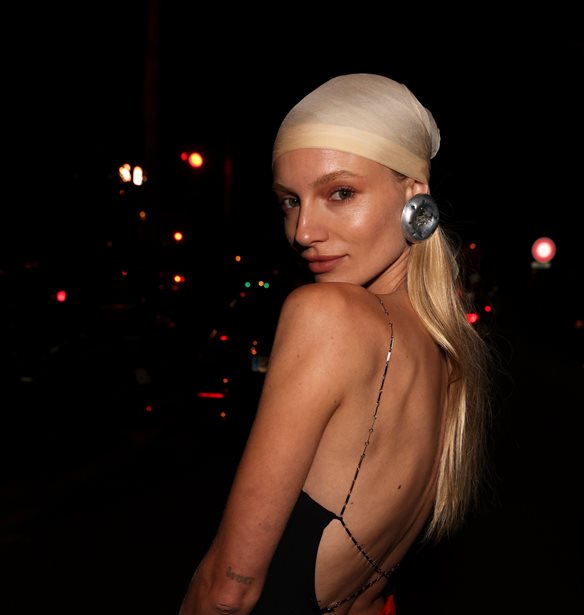 Plum Drop Nails | &#x3A4;&#x3BF; festive &#x3BC;&#x3B1;&#x3BD;&#x3B9;&#x3BA;&#x3B9;&#x3BF;&#x3CD;&#x3C1; &#x3C0;&#x3BF;&#x3C5; &#x3BB;&#x3B1;&#x3C4;&#x3C1;&#x3B5;&#x3CD;&#x3BF;&#x3C5;&#x3BD; &#x3BF;&#x3B9; &#x3C0;&#x3B9;&#x3BF; &#x3BA;&#x3BF;&#x3BC;&#x3C8;&#x3AD;&#x3C2; &#x3B3;&#x3C5;&#x3BD;&#x3B1;&#x3AF;&#x3BA;&#x3B5;&#x3C2; &#x3C4;&#x3CE;&#x3C1;&#x3B1;