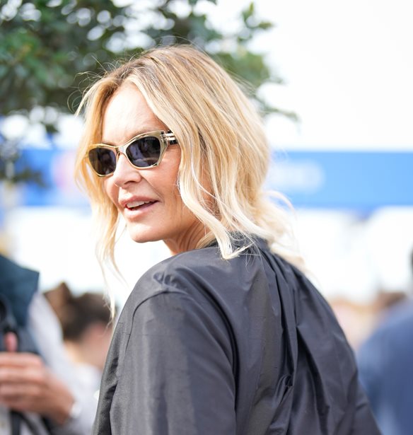 Elle Macpherson | &#x397; &quot;&#x3B1;&#x3B8;&#x3CC;&#x3C1;&#x3C5;&#x3B2;&#x3B7;&quot; &#x3BC;&#x3AC;&#x3C7;&#x3B7; &#x3BC;&#x3B5; &#x3C4;&#x3BF;&#x3BD; &#x3BA;&#x3B1;&#x3C1;&#x3BA;&#x3AF;&#x3BD;&#x3BF; &#x3C4;&#x3BF;&#x3C5; &#x3BC;&#x3B1;&#x3C3;&#x3C4;&#x3BF;&#x3CD; &#x3BA;&#x3B1;&#x3B9; &#x3B7; &#x3AC;&#x3C1;&#x3BD;&#x3B7;&#x3C3;&#x3AE; &#x3C4;&#x3B7;&#x3C2; &#x3BD;&#x3B1; &#x3C5;&#x3C0;&#x3BF;&#x3B2;&#x3BB;&#x3B7;&#x3B8;&#x3B5;&#x3AF; &#x3C3;&#x3B5; &#x3C7;&#x3B7;&#x3BC;&#x3B5;&#x3B9;&#x3BF;&#x3B8;&#x3B5;&#x3C1;&#x3B1;&#x3C0;&#x3B5;&#x3AF;&#x3B1;