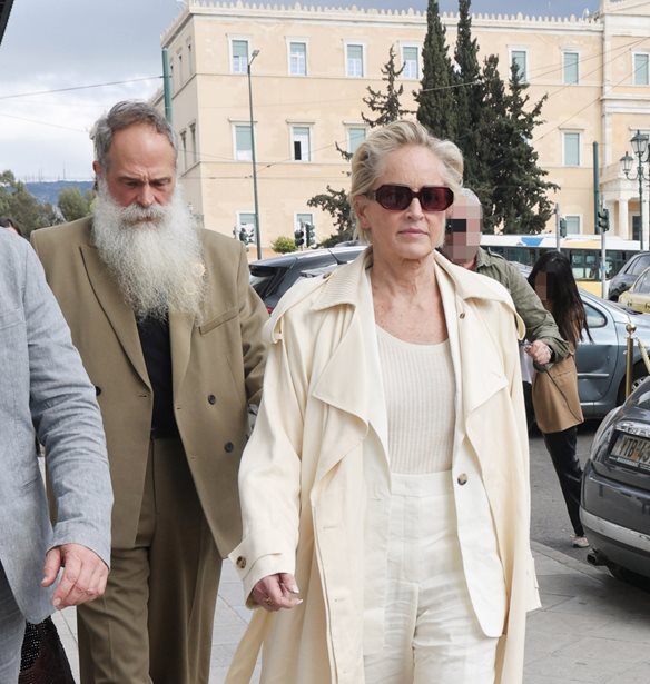 Sharon Stone | &#x3A0;&#x3BF;&#x3B9;&#x3BF;&#x3C2; &#x3B5;&#x3AF;&#x3BD;&#x3B1;&#x3B9; &#x3BF; Paris Libby, &#x3BF; &#x3C3;&#x3C5;&#x3BD;&#x3BF;&#x3B4;&#x3CC;&#x3C2; &#x3C4;&#x3B7;&#x3C2; &#x3C3;&#x3C4;&#x3B7;&#x3BD; &#x3B5;&#x3C0;&#x3AF;&#x3C3;&#x3BA;&#x3B5;&#x3C8;&#x3AE; &#x3C4;&#x3B7;&#x3C2; &#x3C3;&#x3C4;&#x3B7;&#x3BD; &#x391;&#x3B8;&#x3AE;&#x3BD;&#x3B1;;