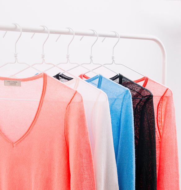 &#x397; Falconeri &#x3C0;&#x3B1;&#x3C1;&#x3BF;&#x3C5;&#x3C3;&#x3B9;&#x3AC;&#x3B6;&#x3B5;&#x3B9; &#x3C4;&#x3B7; &#x3BD;&#x3AD;&#x3B1; &#x3C4;&#x3B7;&#x3C2; &#x3C3;&#x3C5;&#x3BB;&#x3BB;&#x3BF;&#x3B3;&#x3AE; &quot;Cashmere Nuvola&quot;