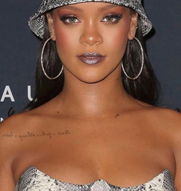 No makeup makeup look | &#x397; Rihanna &#x3BC;&#x3B1;&#x3C2; &#x3B4;&#x3B5;&#x3AF;&#x3C7;&#x3BD;&#x3B5;&#x3B9; &#x3C0;&#x3CE;&#x3C2; &#x3BD;&#x3B1; &#x3BA;&#x3AC;&#x3BD;&#x3BF;&#x3C5;&#x3BC;&#x3B5; &#x3C4;&#x3BF; &#x3B1;&#x3C0;&#x3CC;&#x3BB;&#x3C5;&#x3C4;&#x3BF; &#x3BA;&#x3B1;&#x3BB;&#x3BF;&#x3BA;&#x3B1;&#x3B9;&#x3C1;&#x3B9;&#x3BD;&#x3CC; &#x3BC;&#x3B1;&#x3BA;&#x3B9;&#x3B3;&#x3B9;&#x3AC;&#x3B6;