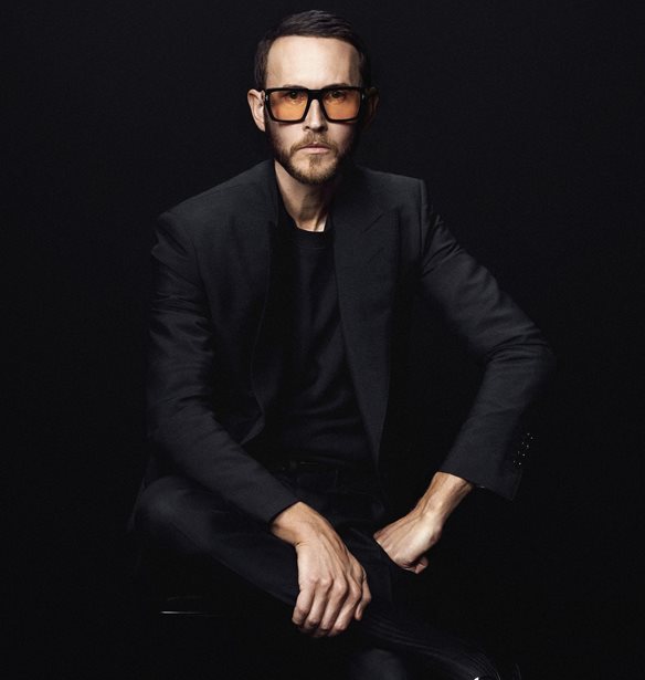 &#x395;&#x3BA;&#x3C4;&#x3CC;&#x3C2; Tom Ford &#x3BF; Peter Hawkings