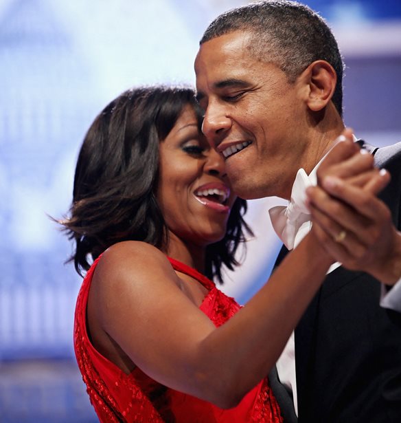 Michelle Obama | O &#x3C7;&#x3BF;&#x3C1;&#x3CC;&#x3C2; &#x3B3;&#x3B9;&#x3B1; &#x3C4;&#x3B1; 58&#x3B1; &#x3B3;&#x3B5;&#x3BD;&#x3AD;&#x3B8;&#x3BB;&#x3B9;&#x3AC; &#x3C4;&#x3B7;&#x3C2; &#x3BA;&#x3B1;&#x3B9; &#x3C4;&#x3BF; &#x3C4;&#x3C1;&#x3C5;&#x3C6;&#x3B5;&#x3C1;&#x3CC; &#x3BC;&#x3AE;&#x3BD;&#x3C5;&#x3BC;&#x3B1; &#x3C4;&#x3BF;&#x3C5; Barack Obama