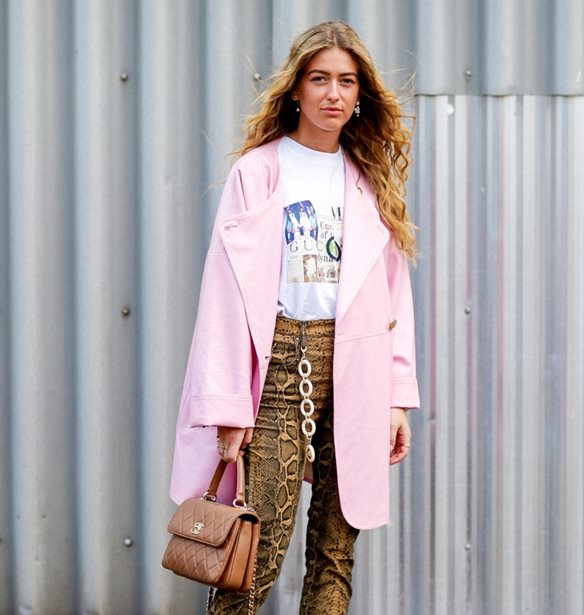 5 φρέσκοι τρόποι για να φορέσεις το λευκό Τ-shirt την άνοιξη