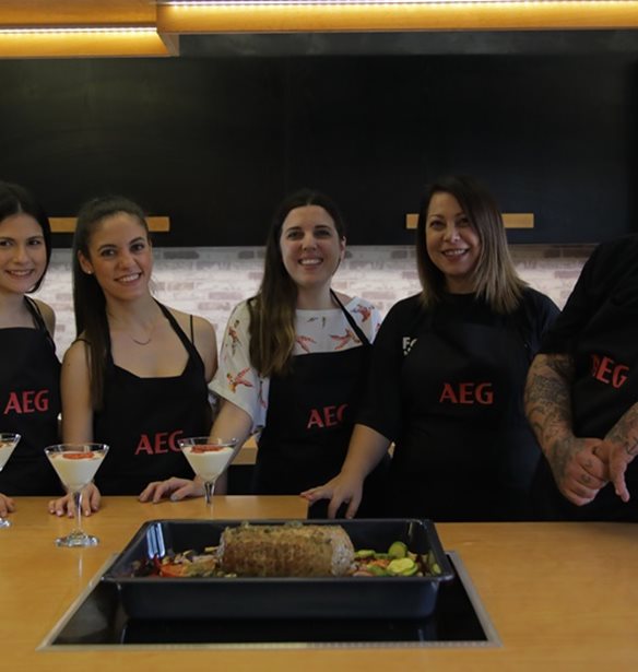 AEG x Missbloom | &#x38C;&#x3C4;&#x3B1;&#x3BD; &#x3BC;&#x3B1;&#x3B3;&#x3B5;&#x3B9;&#x3C1;&#x3AD;&#x3C8;&#x3B1;&#x3BC;&#x3B5; &#x3BC;&#x3B5; &#x3C4;&#x3BF;&#x3BD; &#x394;&#x3B7;&#x3BC;&#x3AE;&#x3C4;&#x3C1;&#x3B7; &#x3A3;&#x3BA;&#x3B1;&#x3C1;&#x3BC;&#x3BF;&#x3CD;&#x3C4;&#x3C3;&#x3BF;!