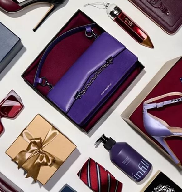 Trend Talk powered by Answear | &#x3A4;&#x3BF; &#x3B1;&#x3C0;&#x3CC;&#x3BB;&#x3C5;&#x3C4;&#x3BF; gift guide &#x3B3;&#x3B9;&#x3B1; &#x3C4;&#x3B9;&#x3C2; &#x3C6;&#x3B5;&#x3C4;&#x3B9;&#x3BD;&#x3AD;&#x3C2; &#x3B3;&#x3B9;&#x3BF;&#x3C1;&#x3C4;&#x3AD;&#x3C2;
