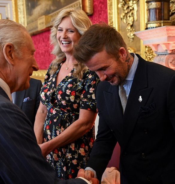 David Beckham | &#x3A7;&#x3C1;&#x3AF;&#x3C3;&#x3C4;&#x3B7;&#x3BA;&#x3B5; &#x3B9;&#x3C0;&#x3C0;&#x3CC;&#x3C4;&#x3B7;&#x3C2; &#x3B1;&#x3C0;&#x3CC; &#x3C4;&#x3BF;&#x3BD; &#x3B2;&#x3B1;&#x3C3;&#x3B9;&#x3BB;&#x3B9;&#x3AC; &#x39A;&#x3AC;&#x3C1;&#x3BF;&#x3BB;&#x3BF; - H &#x3B1;&#x3C6;&#x3B9;&#x3AD;&#x3C1;&#x3C9;&#x3C3;&#x3B7; &#x3C4;&#x3B7;&#x3C2; Victoria Beckham
