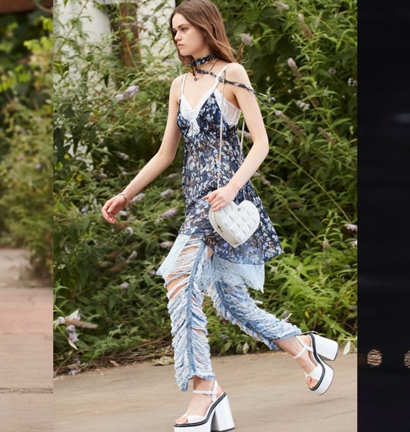 &#x3A4;&#x3BF; fairytale grunge &#x3C3;&#x3C4;&#x3B7;&#x3BD; SS22 &#x3C3;&#x3C5;&#x3BB;&#x3BB;&#x3BF;&#x3B3;&#x3AE; Dsquared2