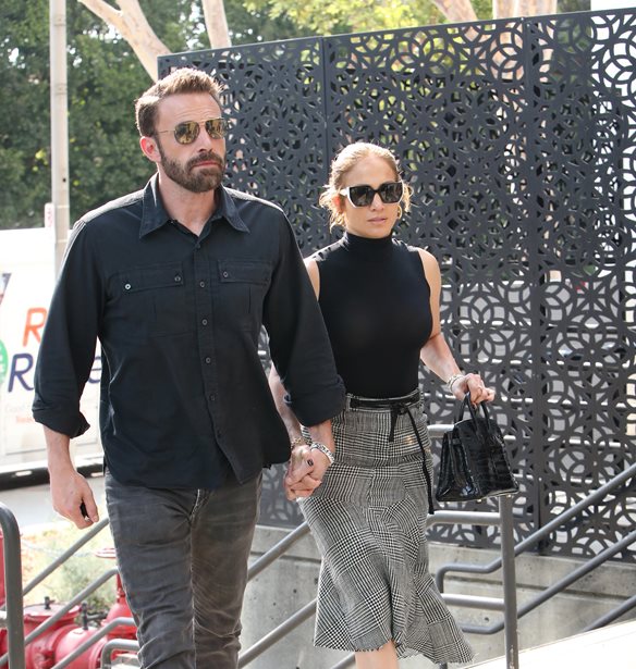 J.Lo - Ben Affleck | &#x388;&#x3C6;&#x3C4;&#x3B1;&#x3C3;&#x3B1;&#x3BD; &#x3C3;&#x3C4;&#x3B7; &#x392;&#x3B5;&#x3BD;&#x3B5;&#x3C4;&#x3AF;&#x3B1; &#x3BA;&#x3B9; &#x3B5;&#x3AF;&#x3BD;&#x3B1;&#x3B9; &#x3BA;&#x3B9; &#x3B5;&#x3C0;&#x3B9;&#x3C3;&#x3AE;&#x3BC;&#x3C9;&#x3C2; &#x3C4;&#x3BF; #couplegoal &#x3C4;&#x3B7;&#x3C2; &#x3C7;&#x3C1;&#x3BF;&#x3BD;&#x3B9;&#x3AC;&#x3C2;