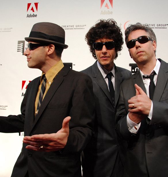 &#x39F;&#x3B9; Beastie Boys &#x3B5;&#x3B3;&#x3BA;&#x3C1;&#x3AF;&#x3BD;&#x3BF;&#x3C5;&#x3BD; &#x3C4;&#x3B7; &#x3C7;&#x3C1;&#x3AE;&#x3C3;&#x3B7; &#x3C4;&#x3C1;&#x3B1;&#x3B3;&#x3BF;&#x3C5;&#x3B4;&#x3B9;&#x3BF;&#x3CD; &#x3C4;&#x3BF;&#x3C5;&#x3C2; &#x3B3;&#x3B9;&#x3B1; &#x3C4;&#x3B7;&#x3BD; &#x3BA;&#x3B1;&#x3BC;&#x3C0;&#x3AC;&#x3BD;&#x3B9;&#x3B1; &#x3C4;&#x3BF;&#x3C5; Joe Biden