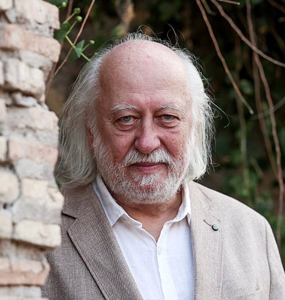 L&#xE1;szl&#xF3; Krasznahorkai | &#x39F; &#x39F;&#x3CD;&#x3B3;&#x3B3;&#x3C1;&#x3BF;&#x3C2; &#x3C3;&#x3C5;&#x3B3;&#x3B3;&#x3C1;&#x3B1;&#x3C6;&#x3AD;&#x3B1;&#x3C2; &#x3BA;&#x3AD;&#x3C1;&#x3B4;&#x3B9;&#x3C3;&#x3B5; &#x3C4;&#x3BF; &#x39D;&#x3CC;&#x3BC;&#x3C0;&#x3B5;&#x3BB; &#x39B;&#x3BF;&#x3B3;&#x3BF;&#x3C4;&#x3B5;&#x3C7;&#x3BD;&#x3AF;&#x3B1;&#x3C2; &#x3B3;&#x3B9;&#x3B1; &#x3C4;&#x3BF; 2025