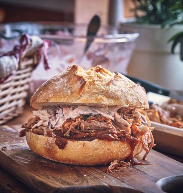 Pulled Pork Sandwich, &#x3B7; &#x3C3;&#x3C5;&#x3BD;&#x3C4;&#x3B1;&#x3B3;&#x3AE;