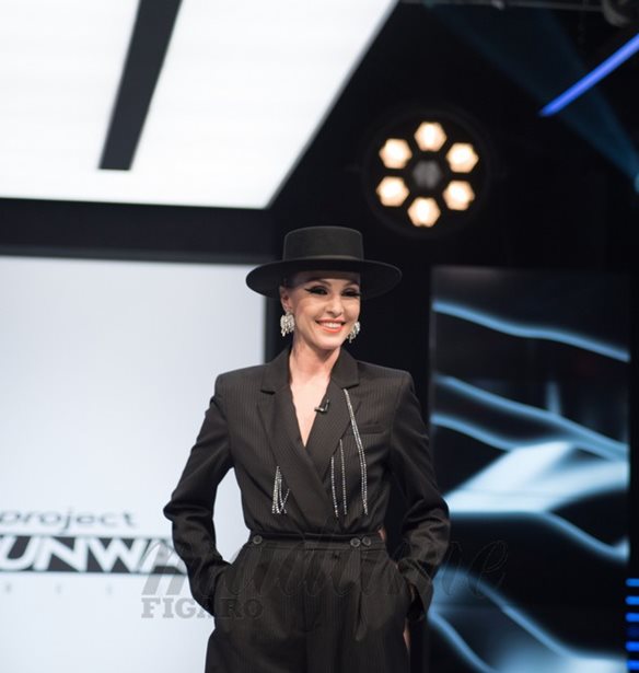 Project Runway: &#x39F;&#x3B9; &#x3C0;&#x3C1;&#x3CE;&#x3C4;&#x3B5;&#x3C2; &#x3C6;&#x3C9;&#x3C4;&#x3BF;&#x3B3;&#x3C1;&#x3B1;&#x3C6;&#x3AF;&#x3B5;&#x3C2; &#x3B1;&#x3C0;&#x3CC; &#x3C4;&#x3BF; &#x3B1;&#x3C0;&#x3BF;&#x3C8;&#x3B9;&#x3BD;&#x3CC; show