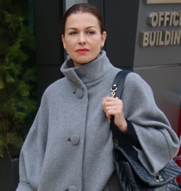 &#x397; parisian chic &#x3B5;&#x3BC;&#x3C6;&#x3AC;&#x3BD;&#x3B9;&#x3C3;&#x3B7; &#x3C4;&#x3B7;&#x3C2; &#x3A4;&#x3B6;&#x3AF;&#x3BD;&#x3B1;&#x3C2; &#x391;&#x3BB;&#x3B9;&#x3BC;&#x3CC;&#x3BD;&#x3BF;&#x3C5; &#x3BC;&#x3B5; &#x3C4;&#x3BF; &#x3B1;&#x3C0;&#x3B1;&#x3C1;&#x3B1;&#x3AF;&#x3C4;&#x3B7;&#x3C4;&#x3BF; &#x3C0;&#x3B1;&#x3BB;&#x3C4;&#x3CC; &#x3C4;&#x3BF;&#x3C5; &#x3C7;&#x3B5;&#x3B9;&#x3BC;&#x3CE;&#x3BD;&#x3B1;