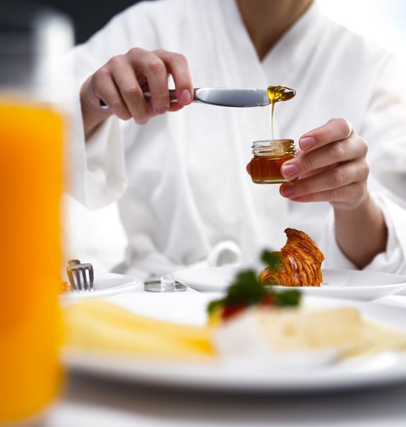 8 αλλαγές που θα δεις στο σώμα σου αν τρως κάθε μέρα μέλι