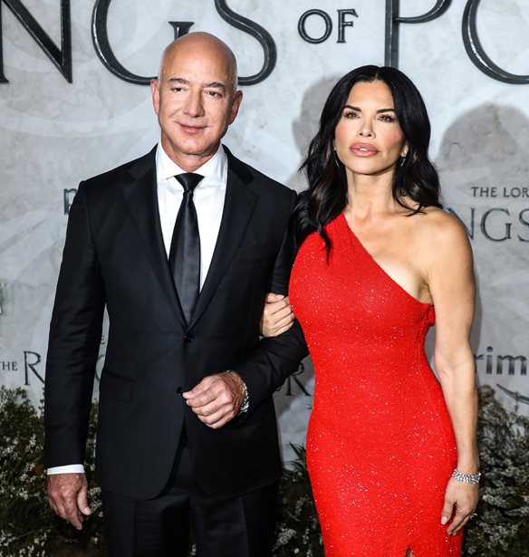 Jeff Bezos | &#x391;&#x3C1;&#x3C1;&#x3B1;&#x3B2;&#x3C9;&#x3BD;&#x3B9;&#x3AC;&#x3C3;&#x3C4;&#x3B7;&#x3BA;&#x3B5; &#x3BC;&#x3B5; &#x3C4;&#x3B7;&#x3BD; &#x3C3;&#x3CD;&#x3BD;&#x3C4;&#x3C1;&#x3BF;&#x3C6;&#x3CC; &#x3C4;&#x3BF;&#x3C5;, Lauren Sanchez