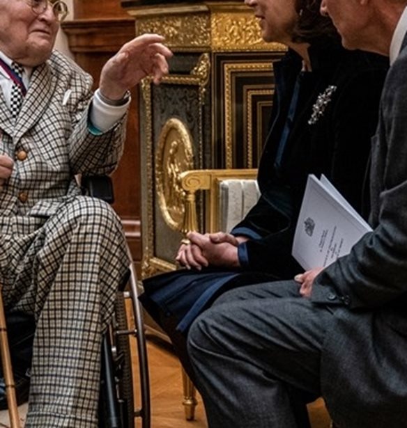 David Hockney | &#x39F; &#x3C0;&#x3B9;&#x3BF; &#x3B1;&#x3BA;&#x3C1;&#x3B9;&#x3B2;&#x3BF;&#x3C0;&#x3BB;&#x3B7;&#x3C1;&#x3C9;&#x3BC;&#x3AD;&#x3BD;&#x3BF;&#x3C2; &#x3B5;&#x3BD; &#x3B6;&#x3C9;&#x3AE; &#x3BA;&#x3B1;&#x3BB;&#x3BB;&#x3B9;&#x3C4;&#x3AD;&#x3C7;&#x3BD;&#x3B7;&#x3C2; &#x3C3;&#x3C4;&#x3B1; 85 &#x3C4;&#x3BF;&#x3C5; &#x3B5;&#x3AF;&#x3BD;&#x3B1;&#x3B9; &#x3AD;&#x3BD;&#x3B1; &#x3B1;&#x3BB;&#x3B7;&#x3B8;&#x3B9;&#x3BD;&#x3CC; Style icon